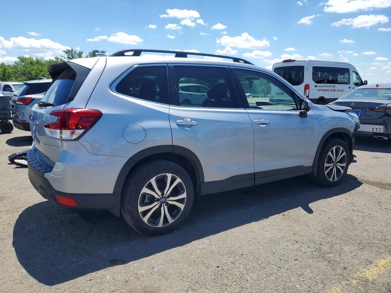 2023 SUBARU FORESTER
