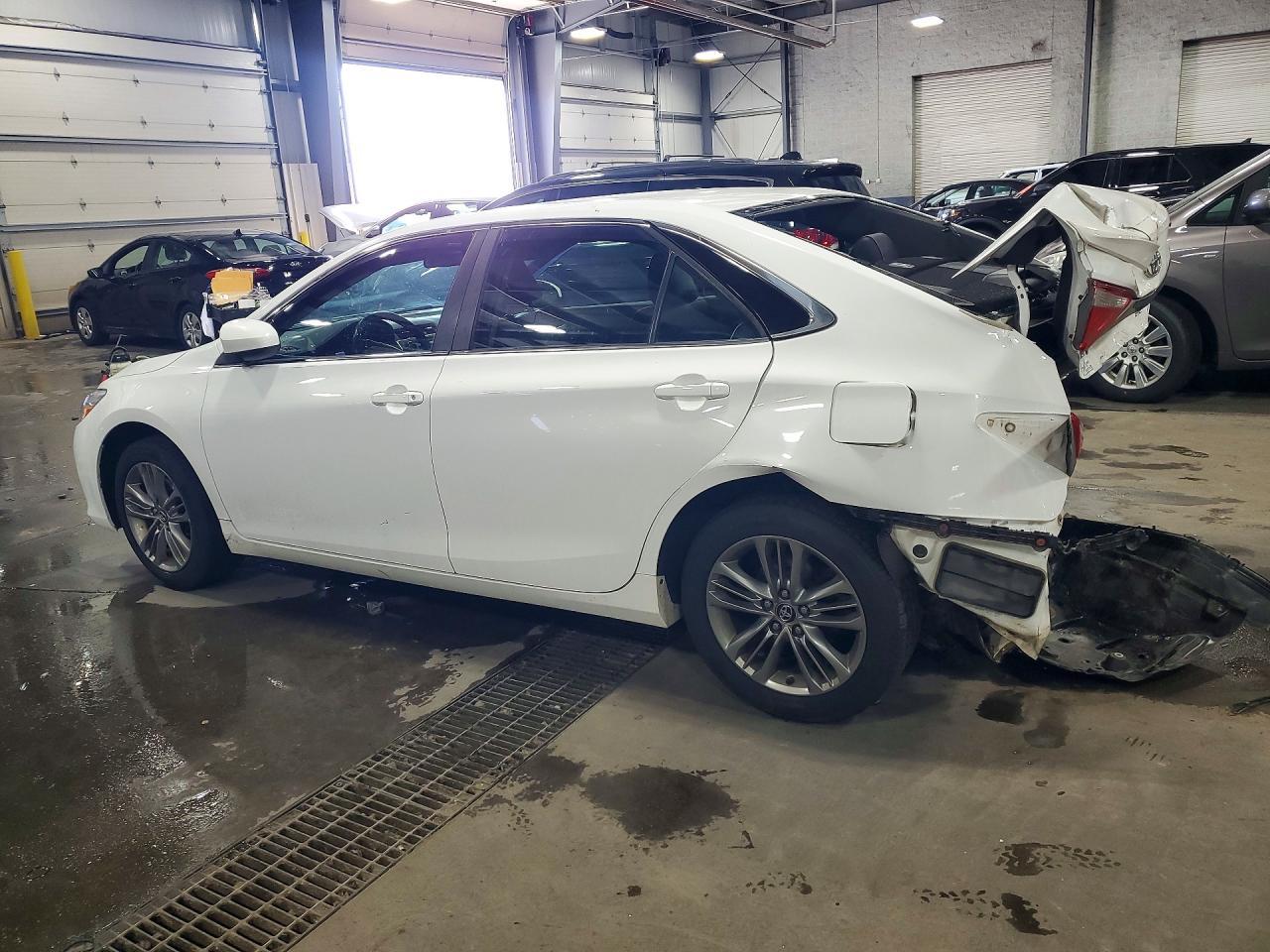 2016 TOYOTA CAMRY