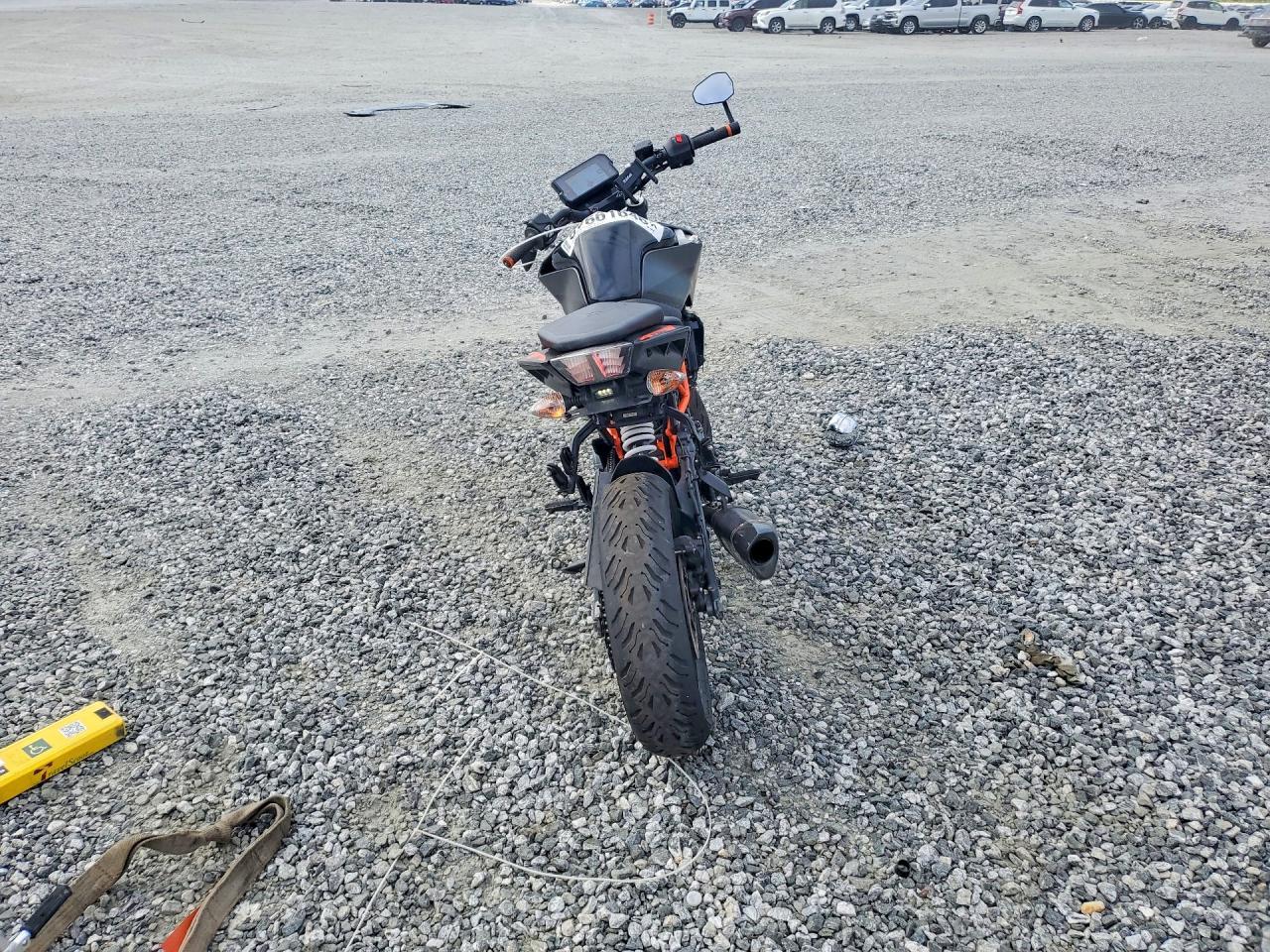 2023 KTM 390