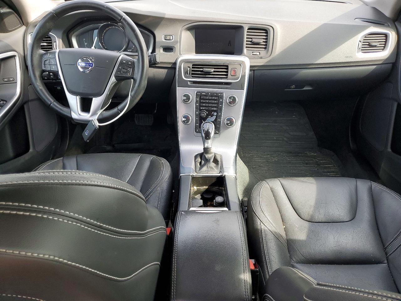 2017 VOLVO S60