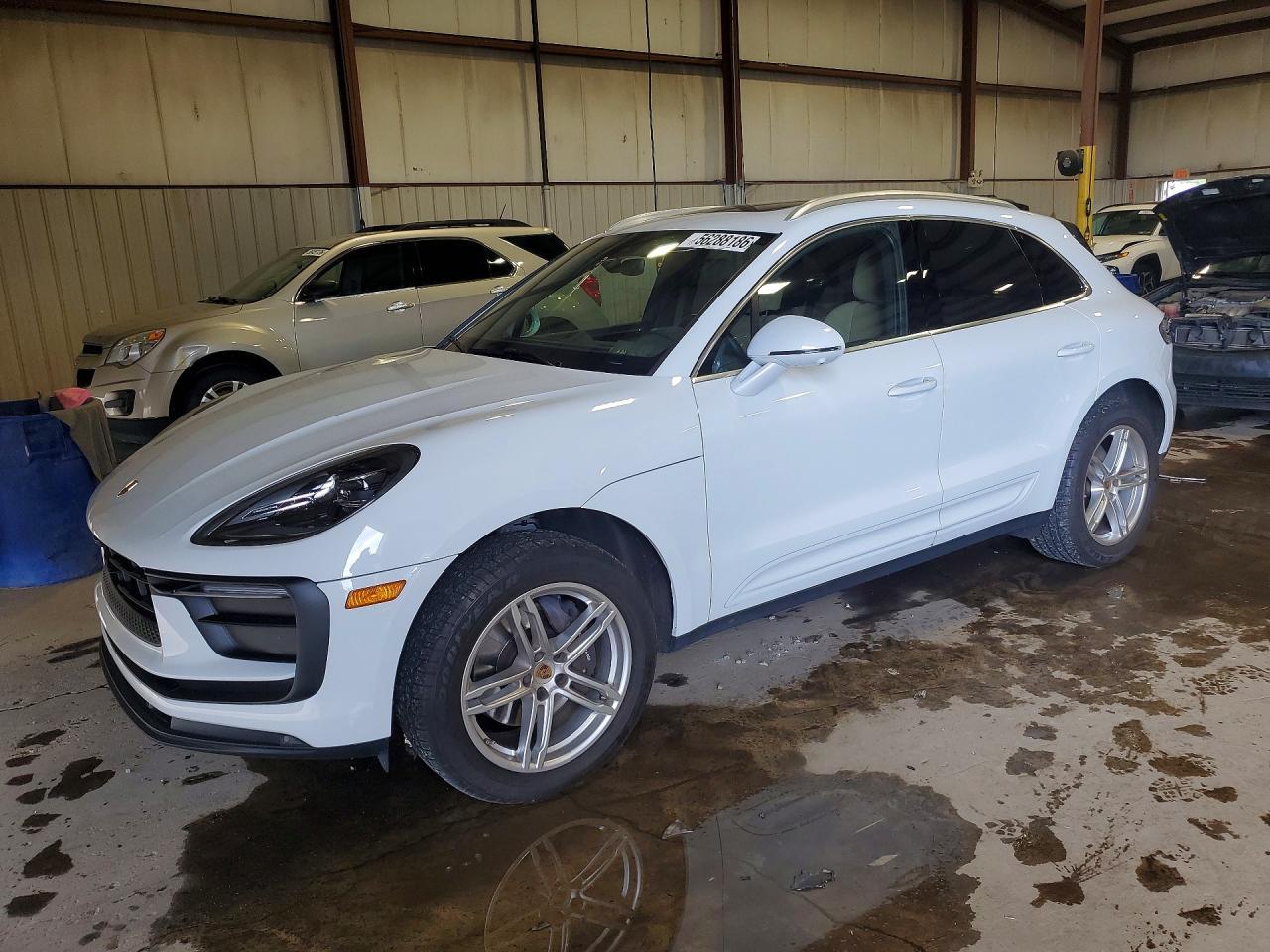 2023 PORSCHE Macan