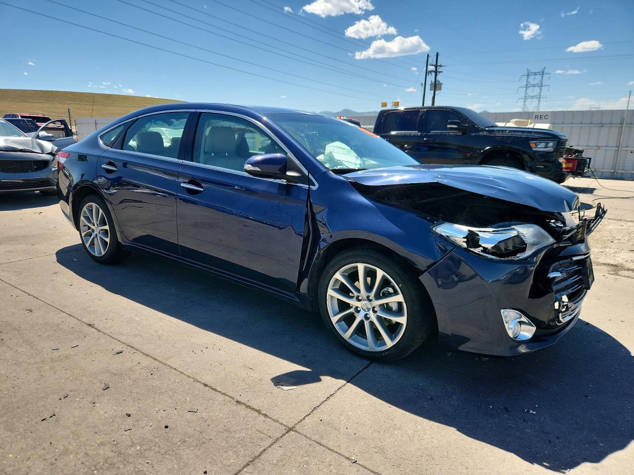 2014 TOYOTA Avalon