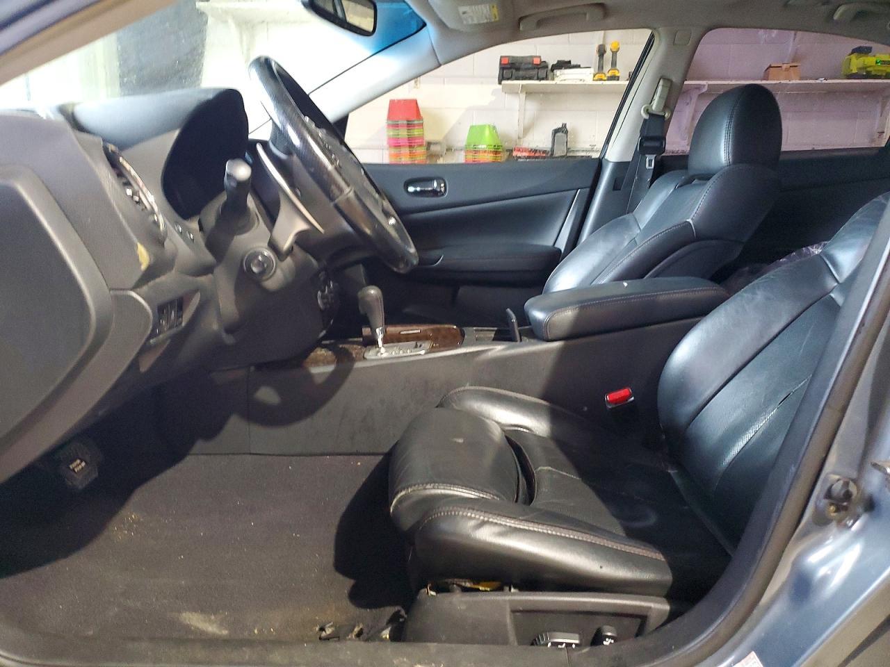 2010 NISSAN Maxima