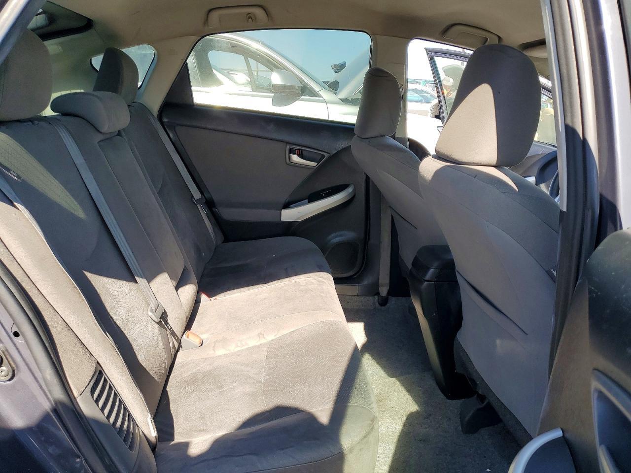2015 TOYOTA PRIUS