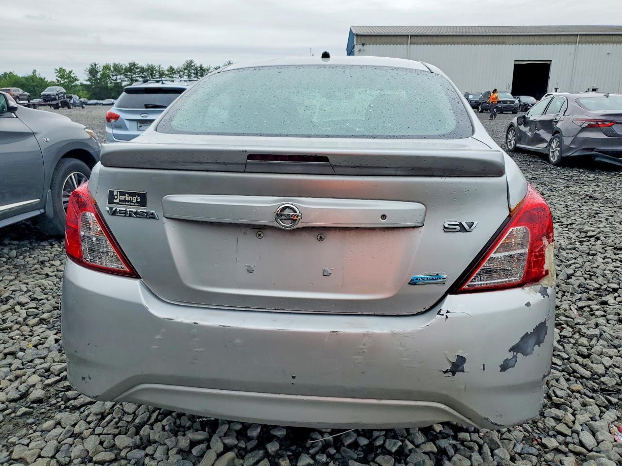 2015 NISSAN VERSA
