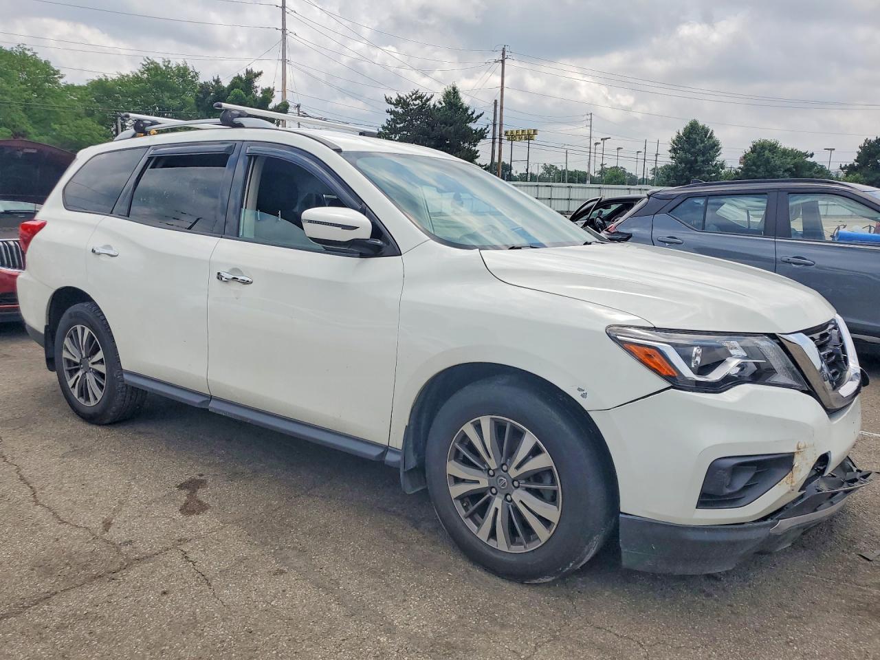 2017 NISSAN PATHFINDER