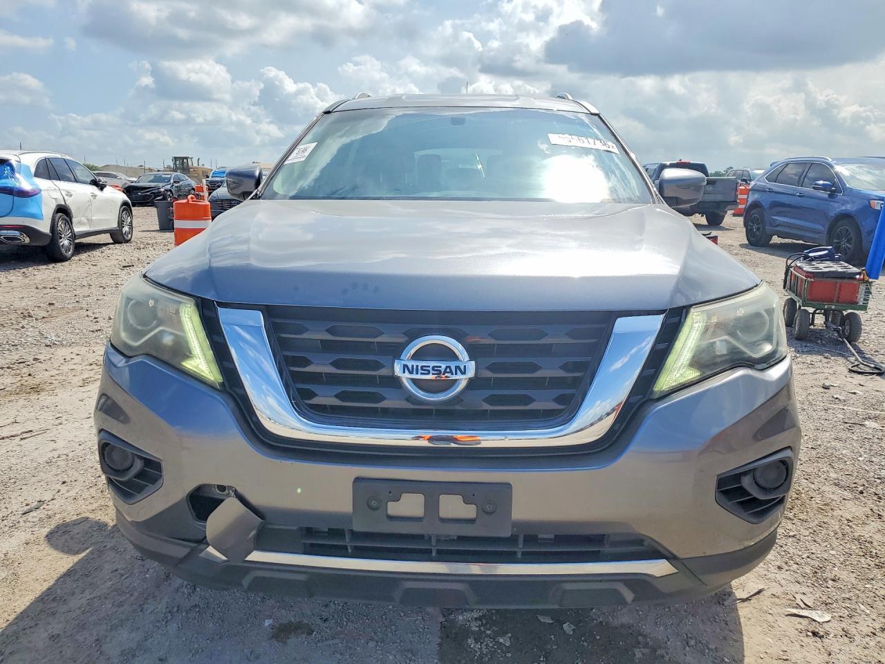 2017 NISSAN PATHFINDER