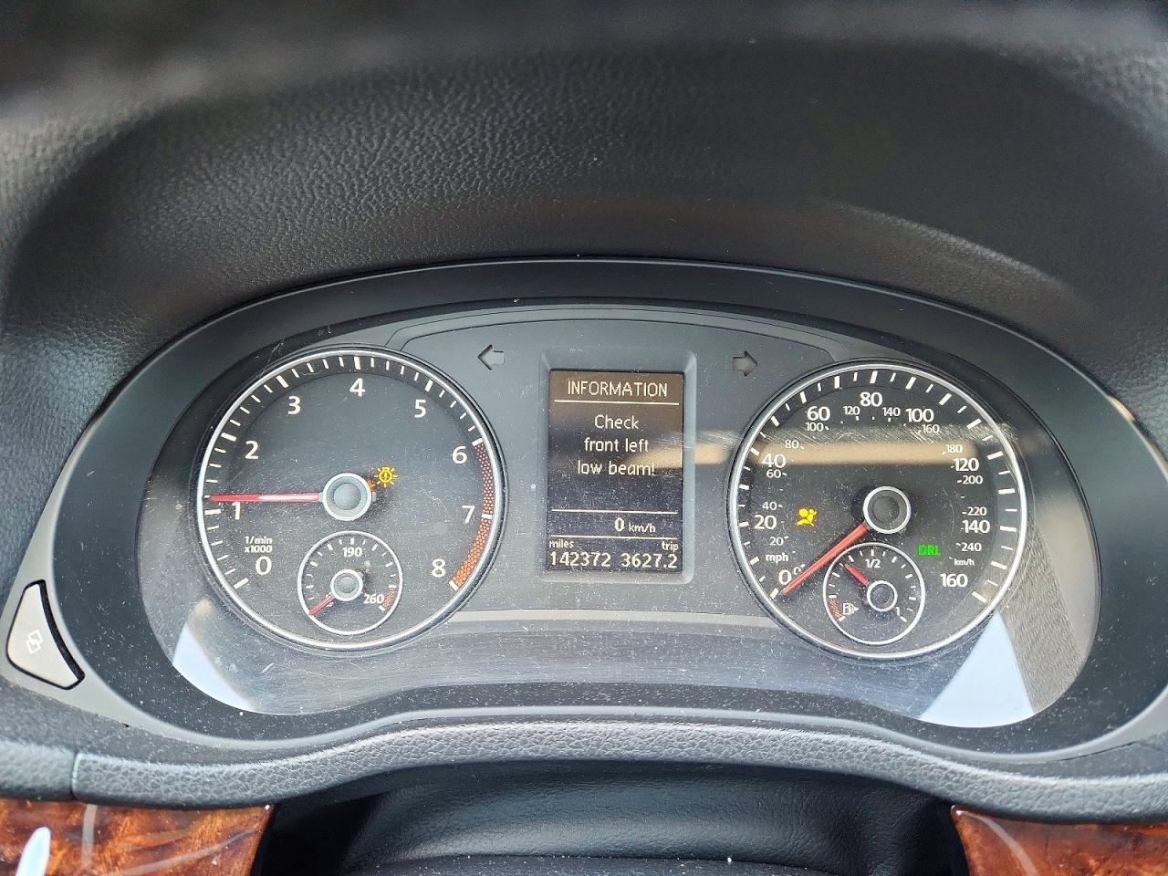 2012 VOLKSWAGEN Passat