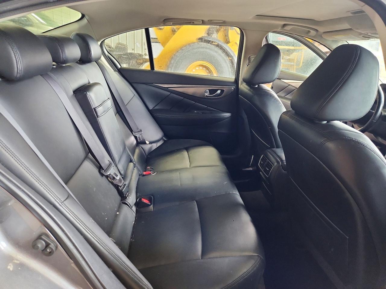 2015 INFINITI Q50