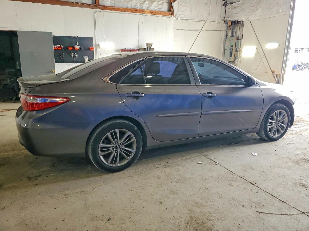 2016 TOYOTA CAMRY