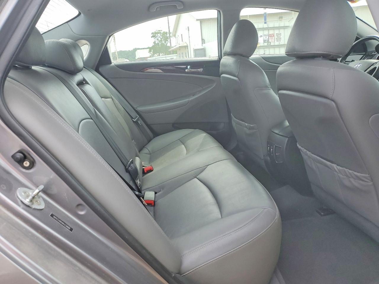 2011 HYUNDAI SONATA