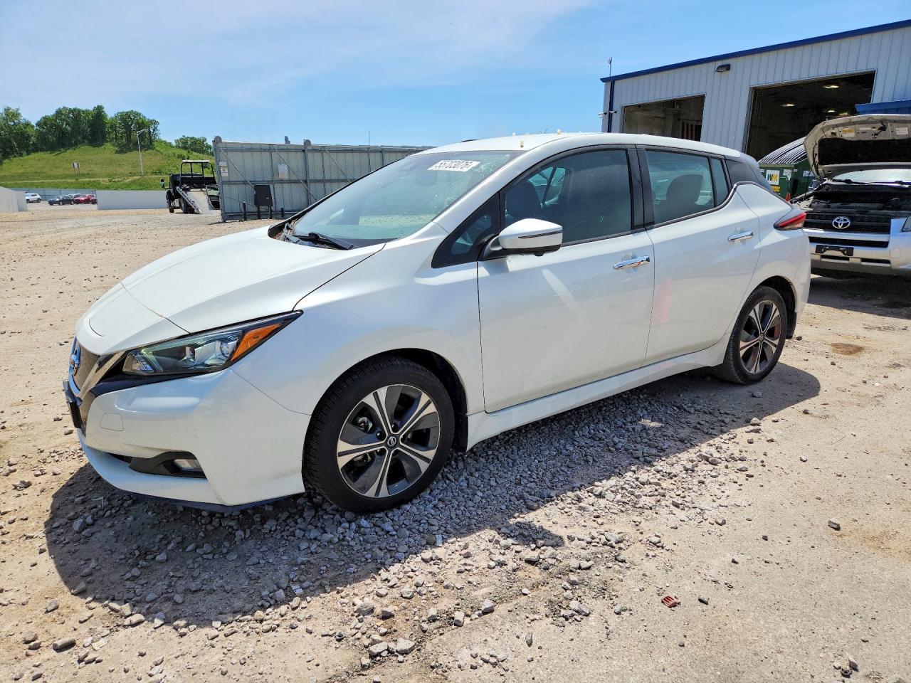 2020 NISSAN LEAF