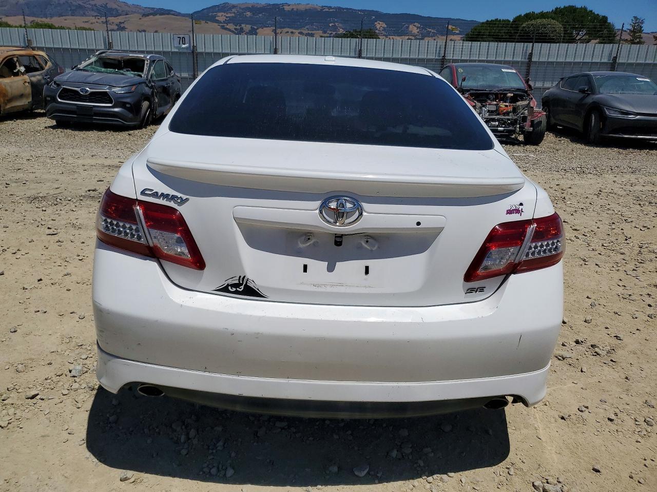 2011 TOYOTA CAMRY