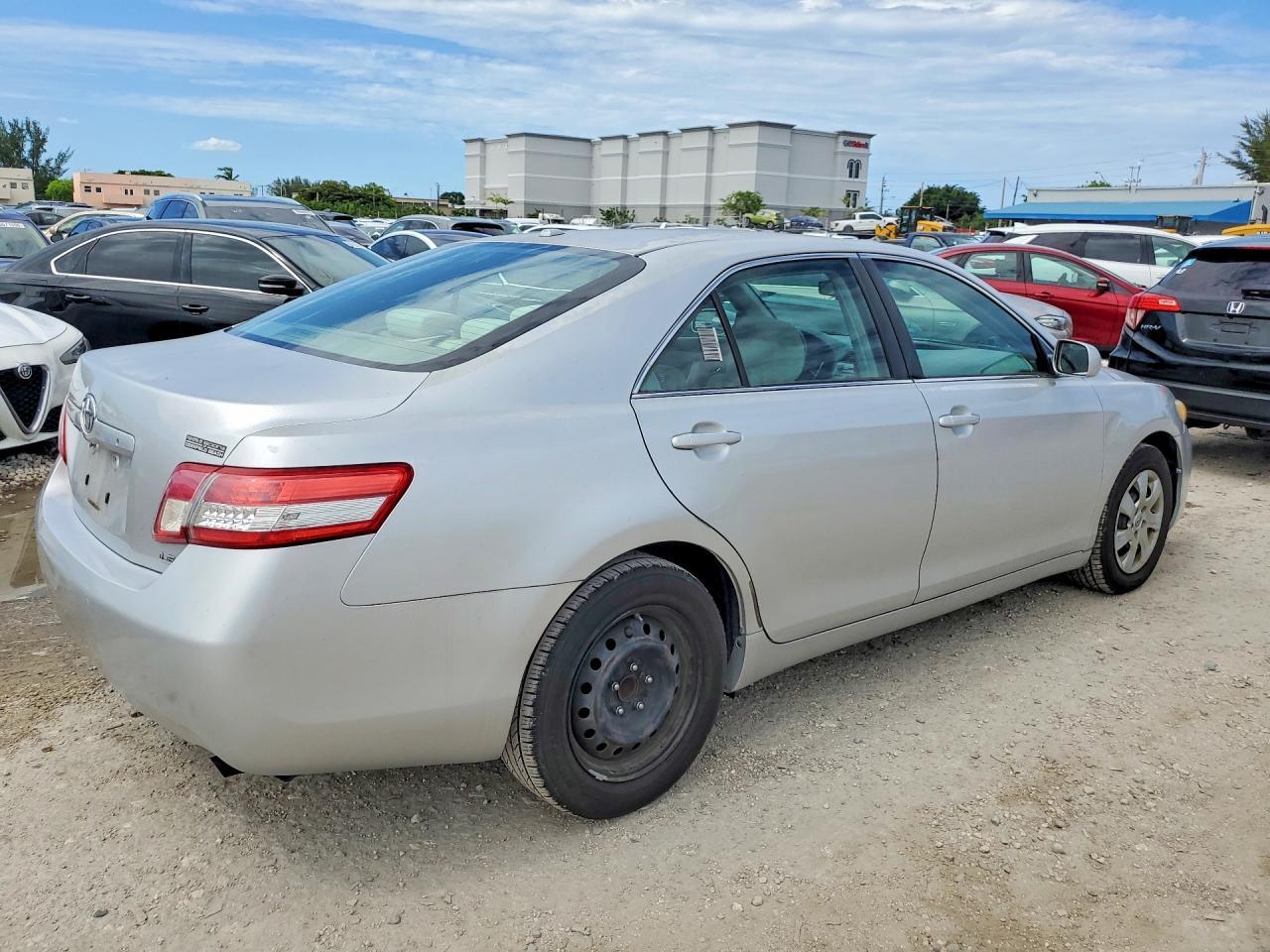 2010 TOYOTA CAMRY