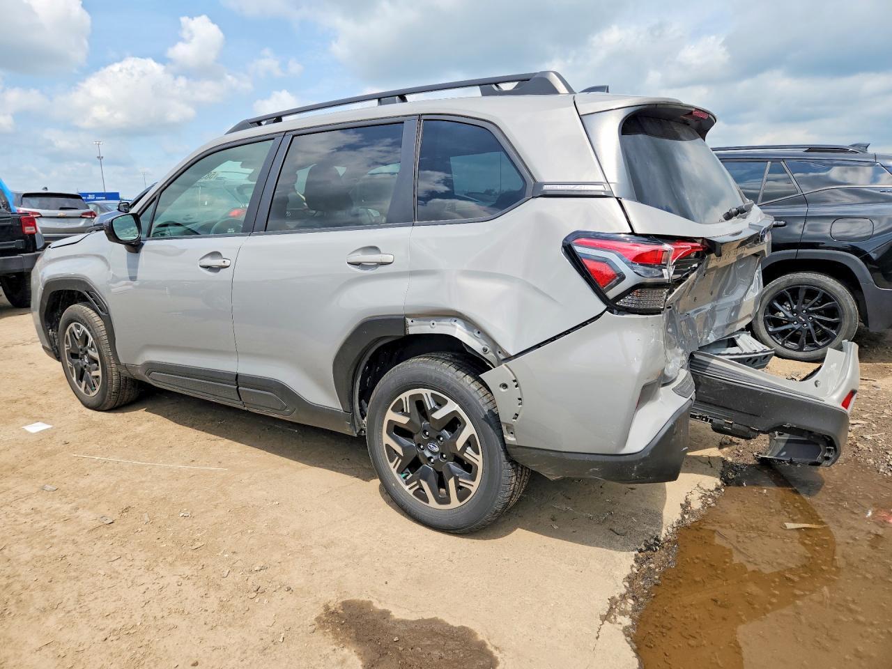2025 SUBARU FORESTER