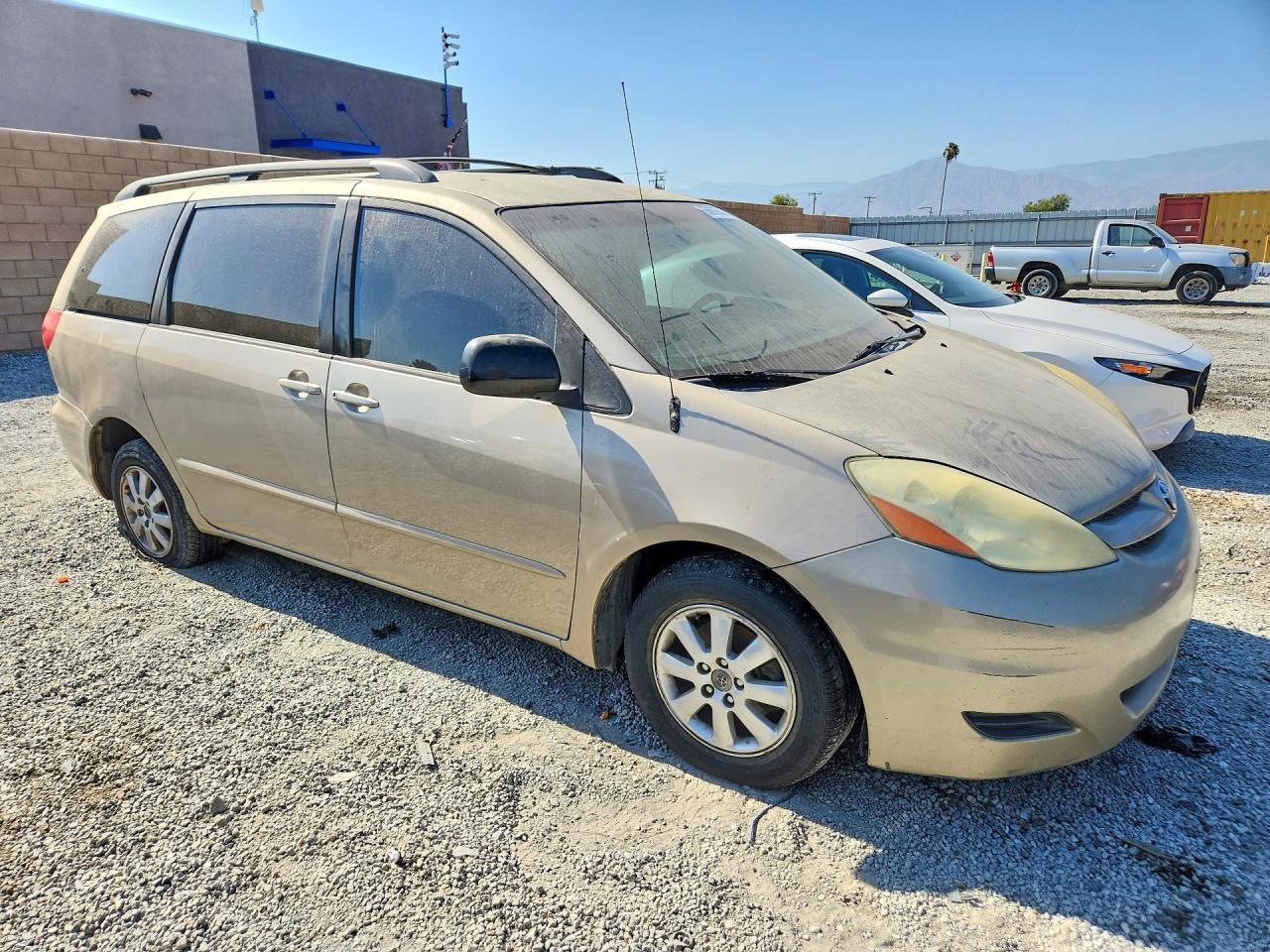 2006 TOYOTA SIENNA