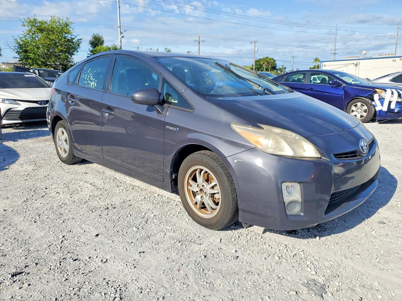 2011 TOYOTA PRIUS