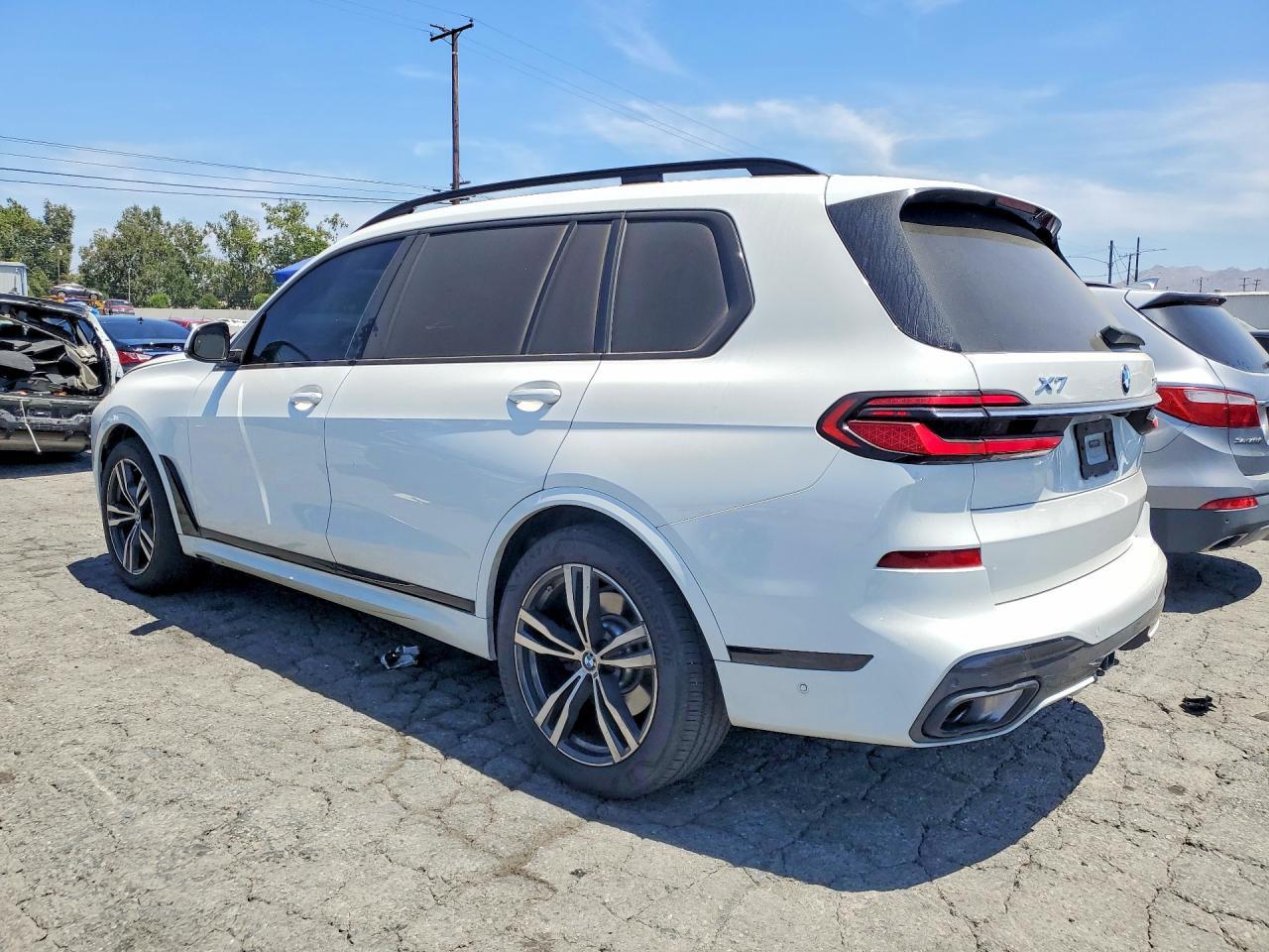 2023 BMW X7