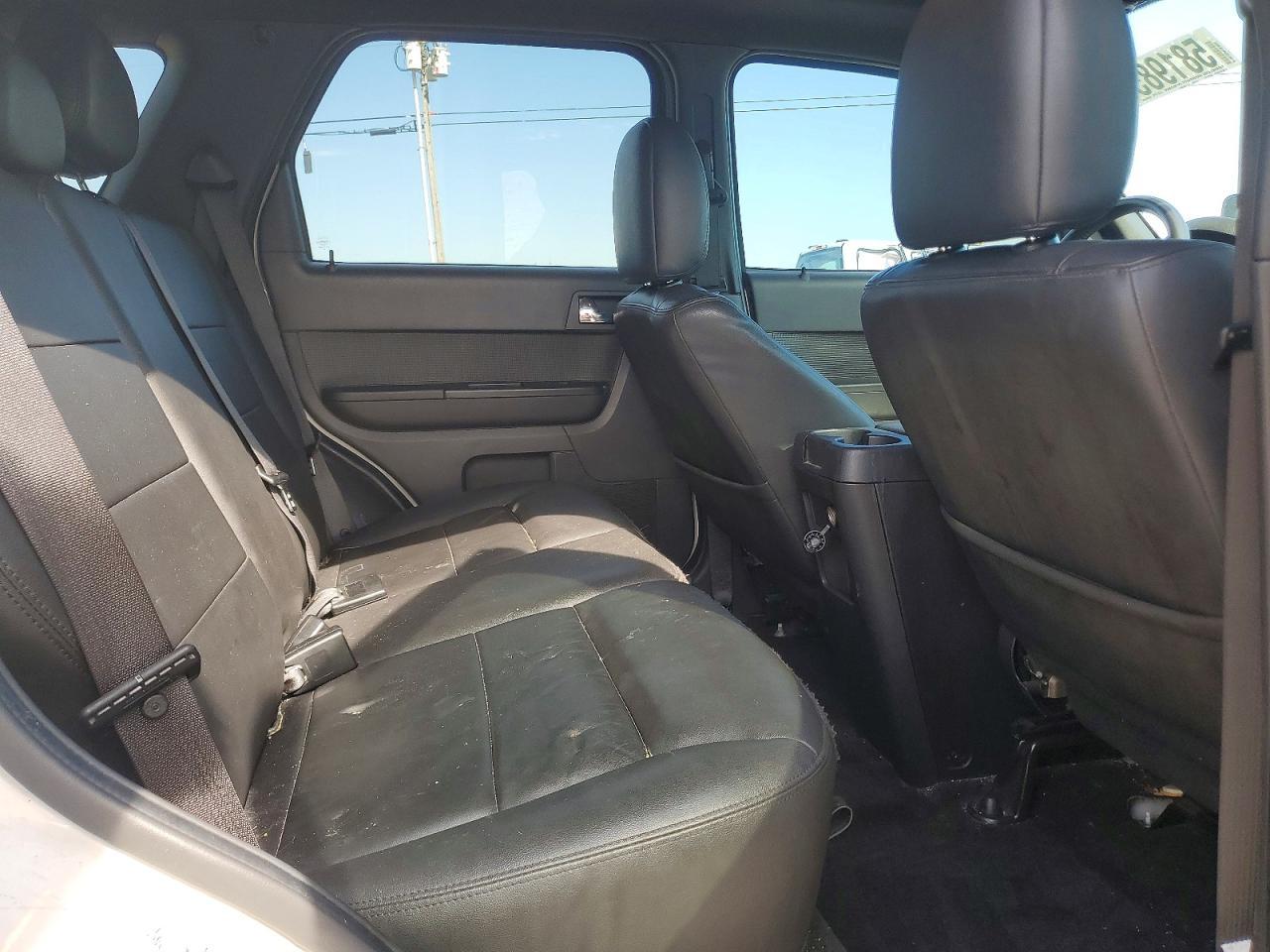 2010 FORD ESCAPE