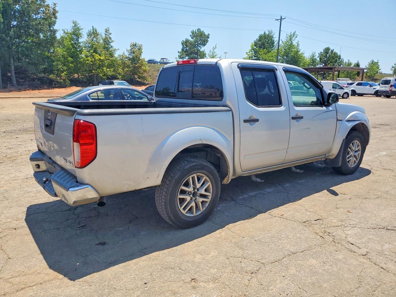 2017 NISSAN Frontier