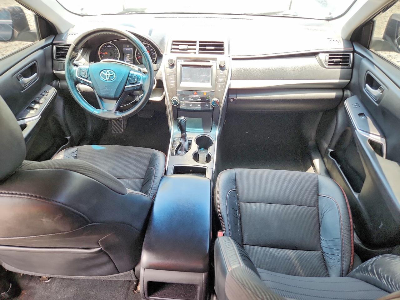2016 TOYOTA CAMRY