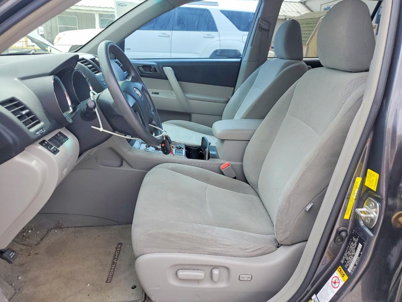 2010 TOYOTA HIGHLANDER