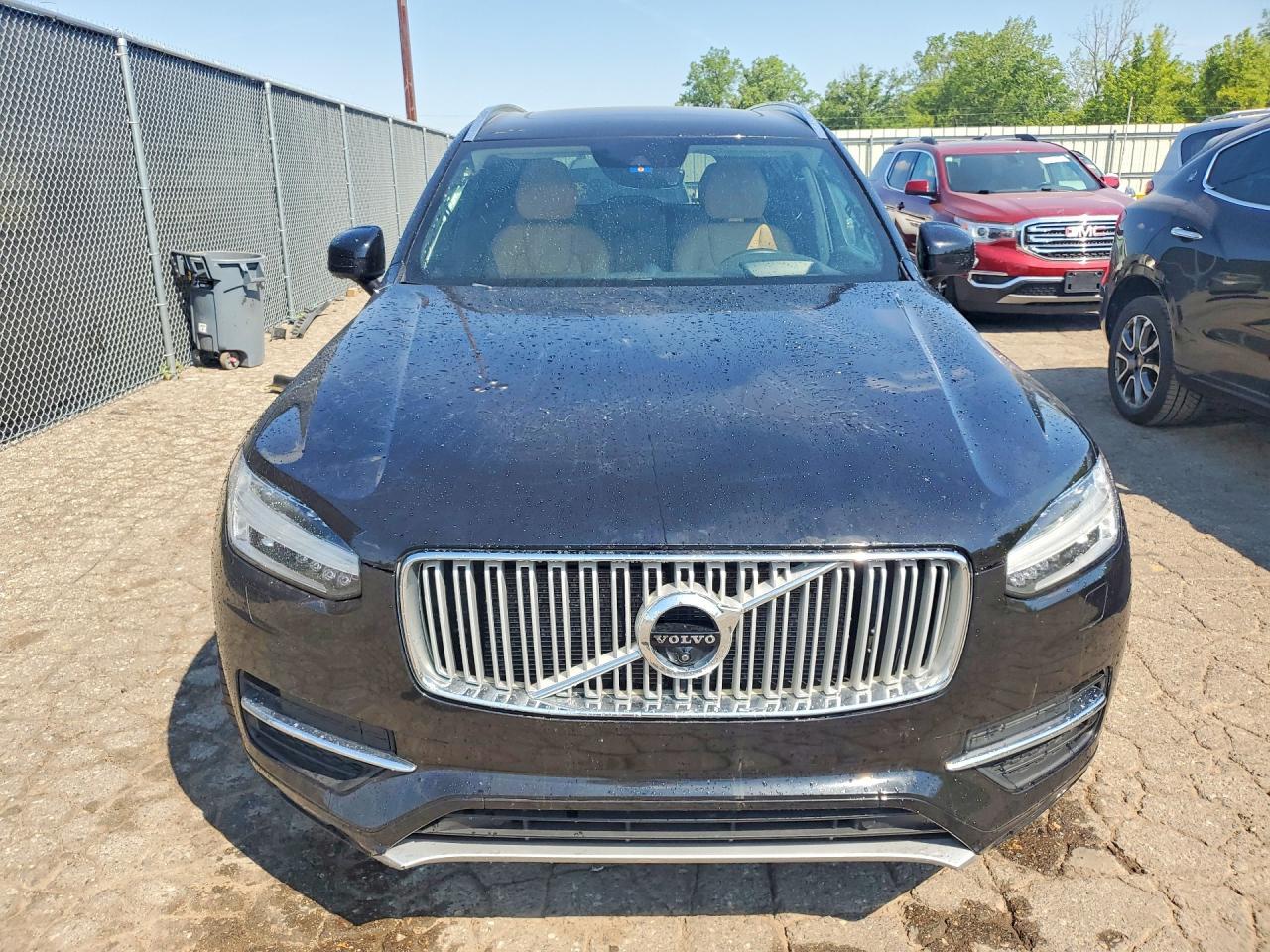 2016 VOLVO XC90