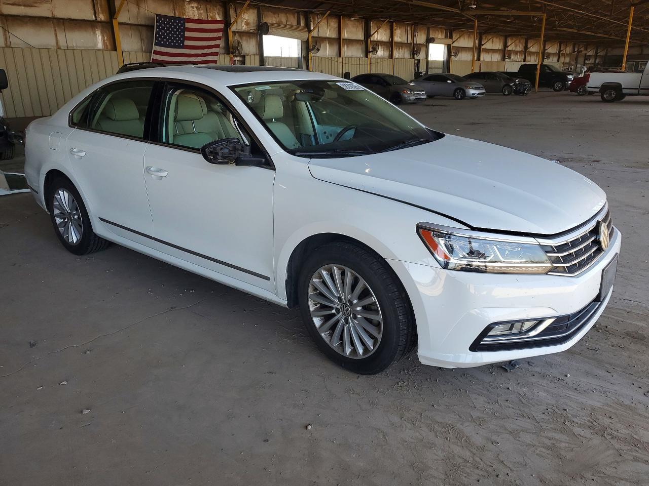 2016 VOLKSWAGEN Passat