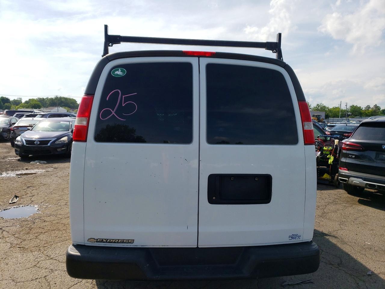 2017 CHEVROLET EXPRESS 2500