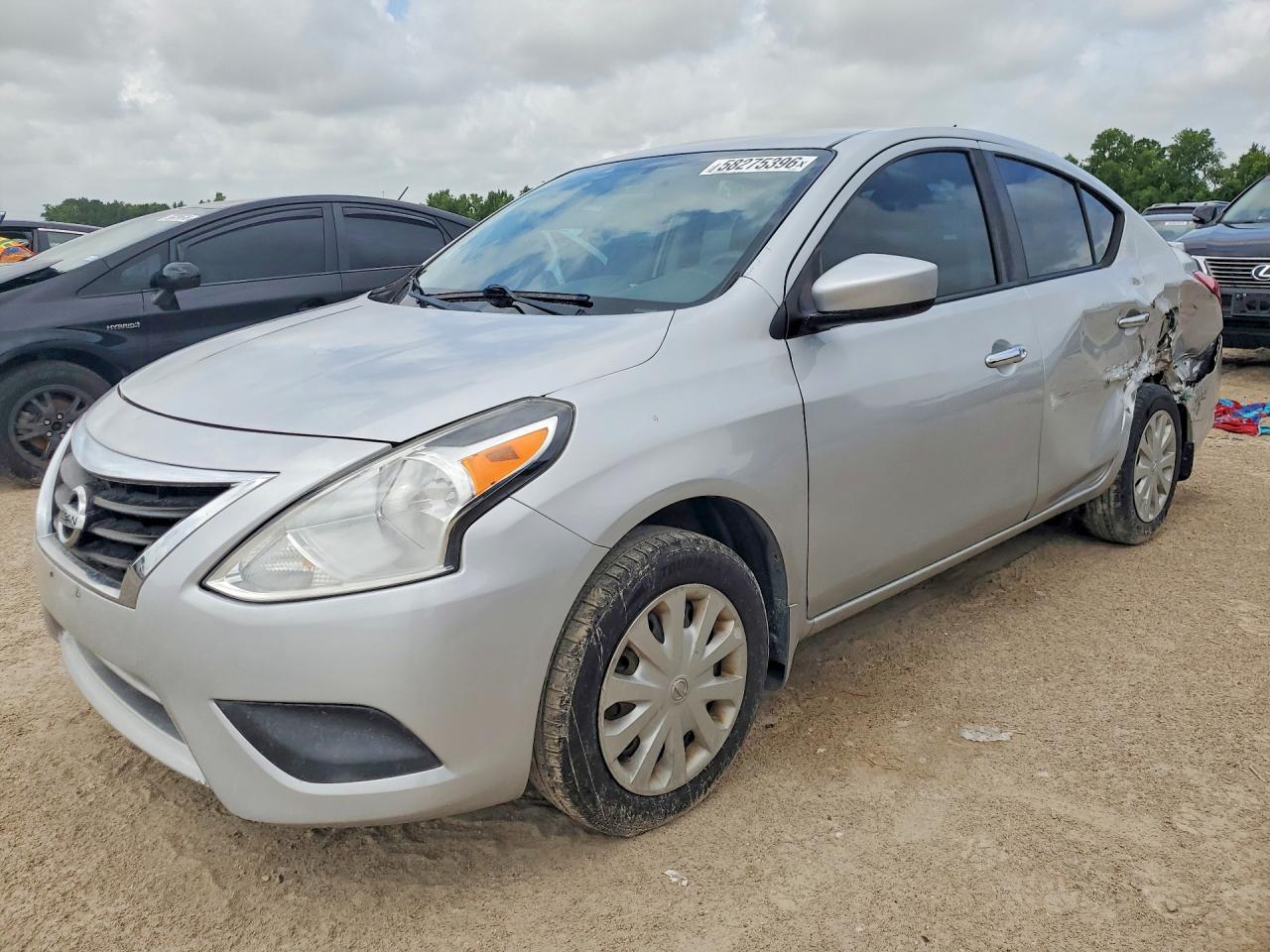 2017 NISSAN VERSA