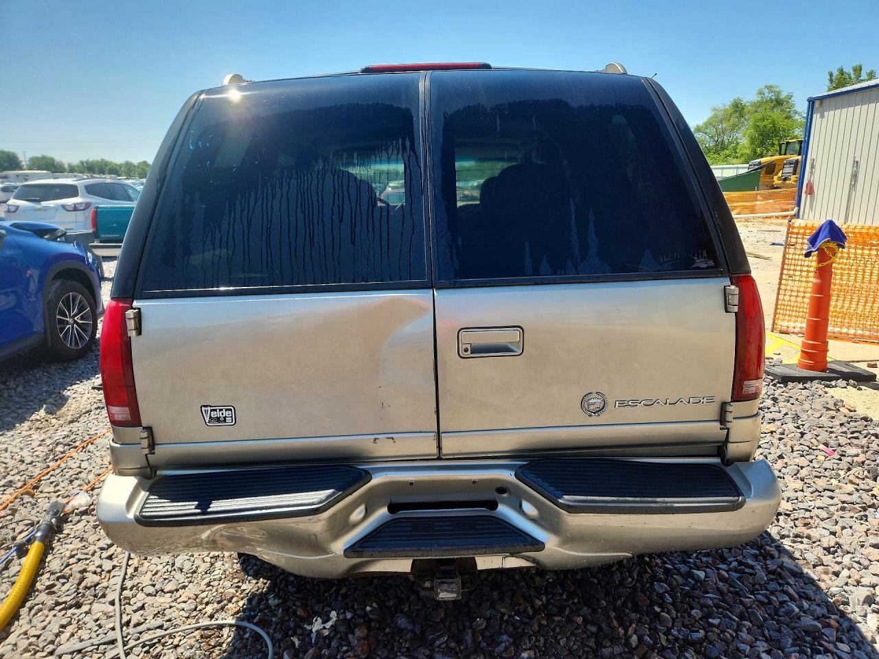 2000 CADILLAC ESCALADE