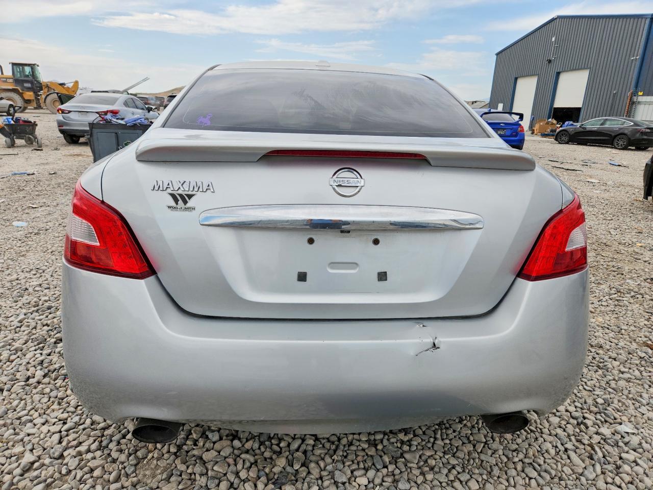 2010 NISSAN Maxima