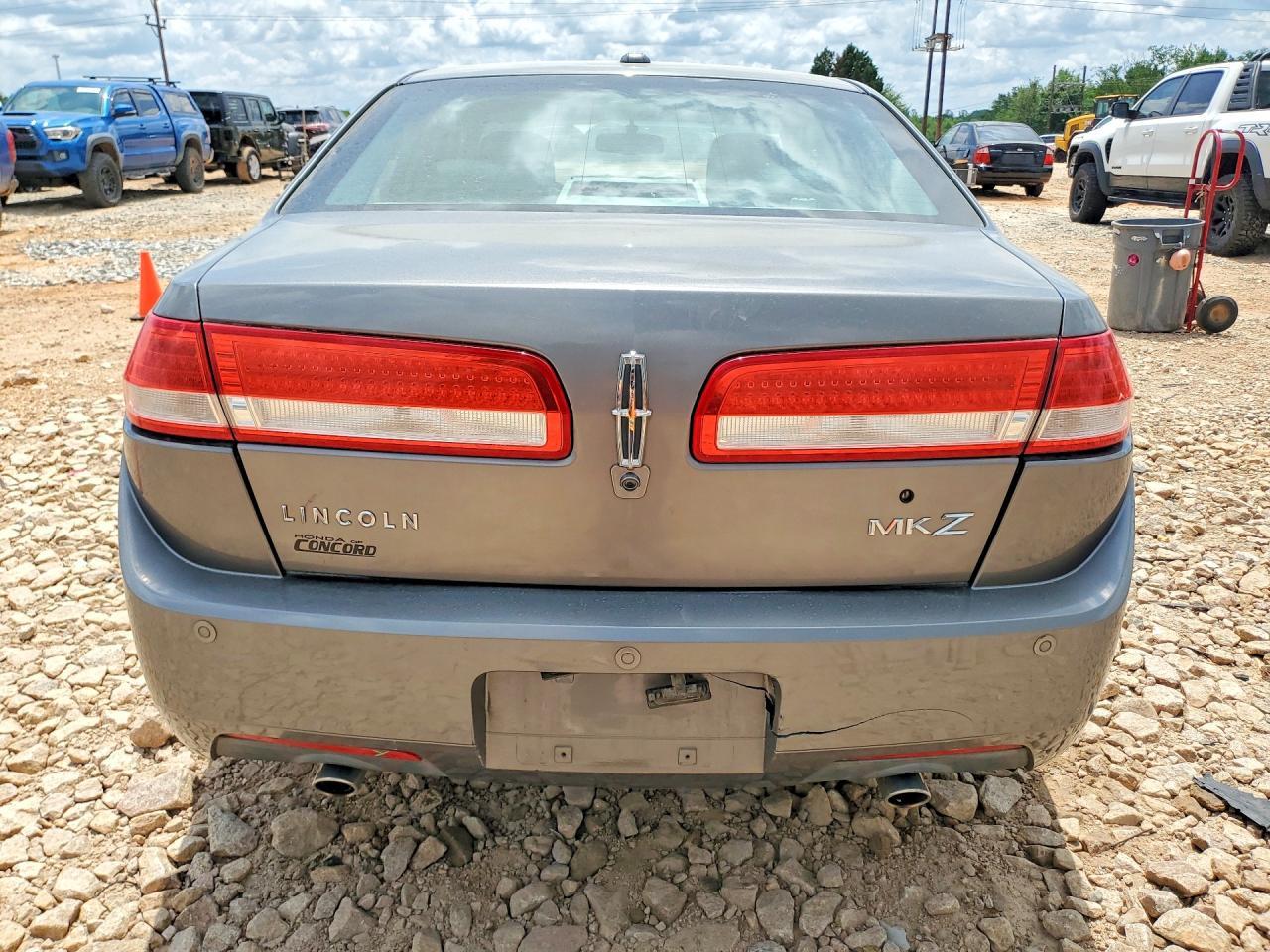2010 LINCOLN MKZ