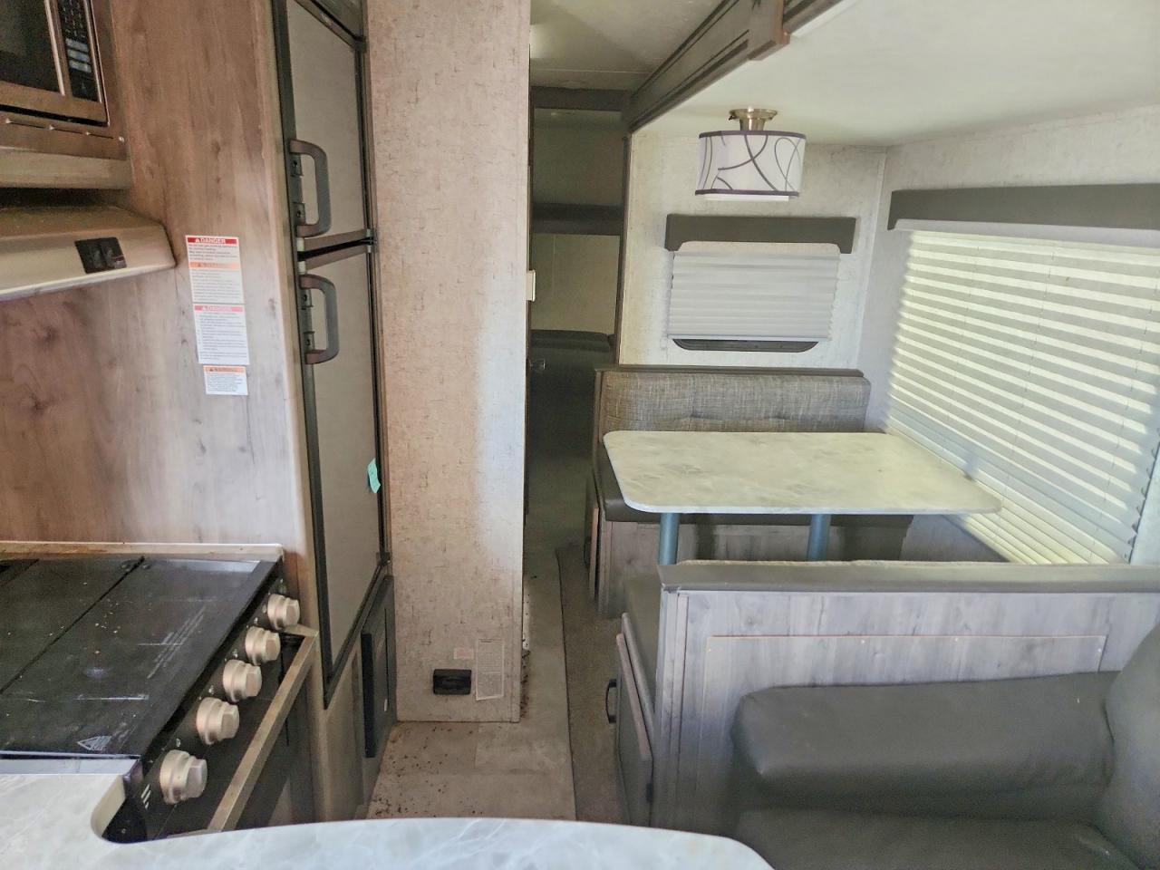 2020 COACHMEN Apex