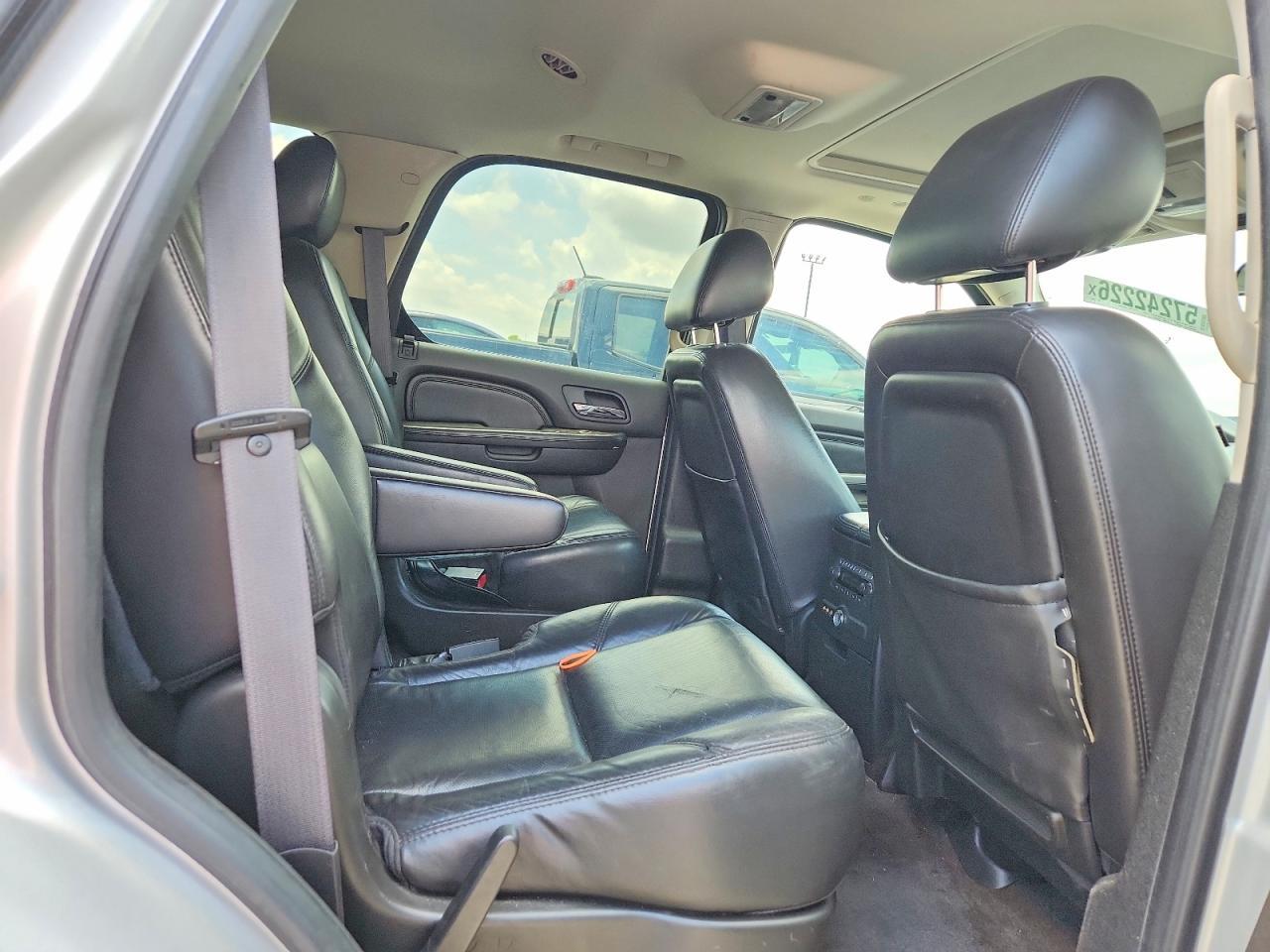 2011 CADILLAC ESCALADE