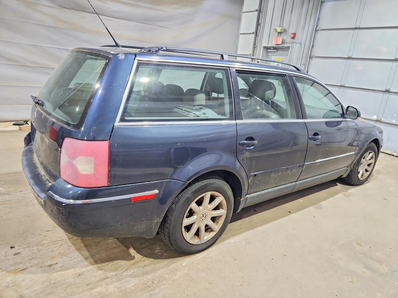 2004 VOLKSWAGEN Passat
