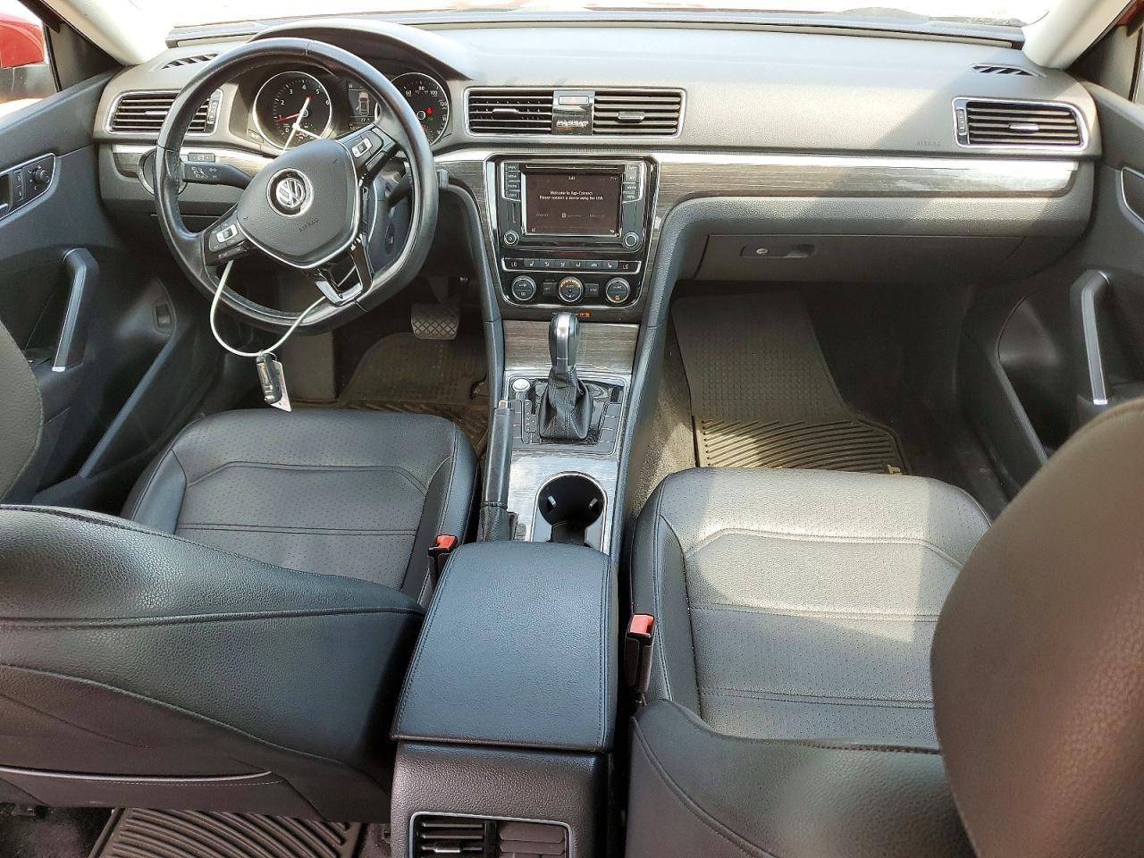 2018 VOLKSWAGEN Passat