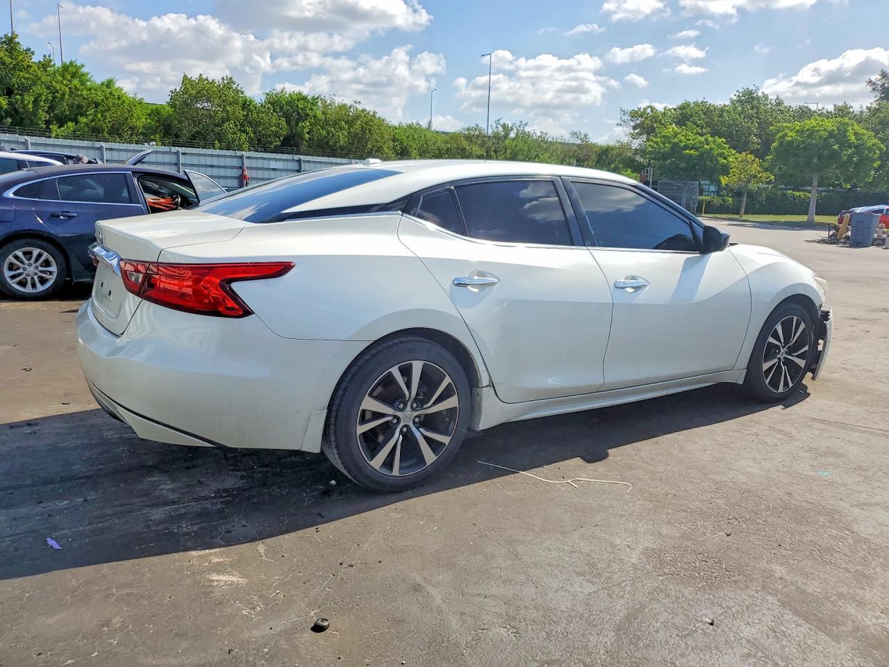 2018 NISSAN Maxima
