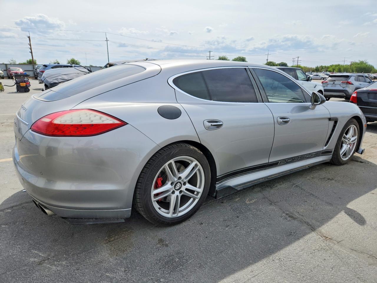 2010 PORSCHE Panamera