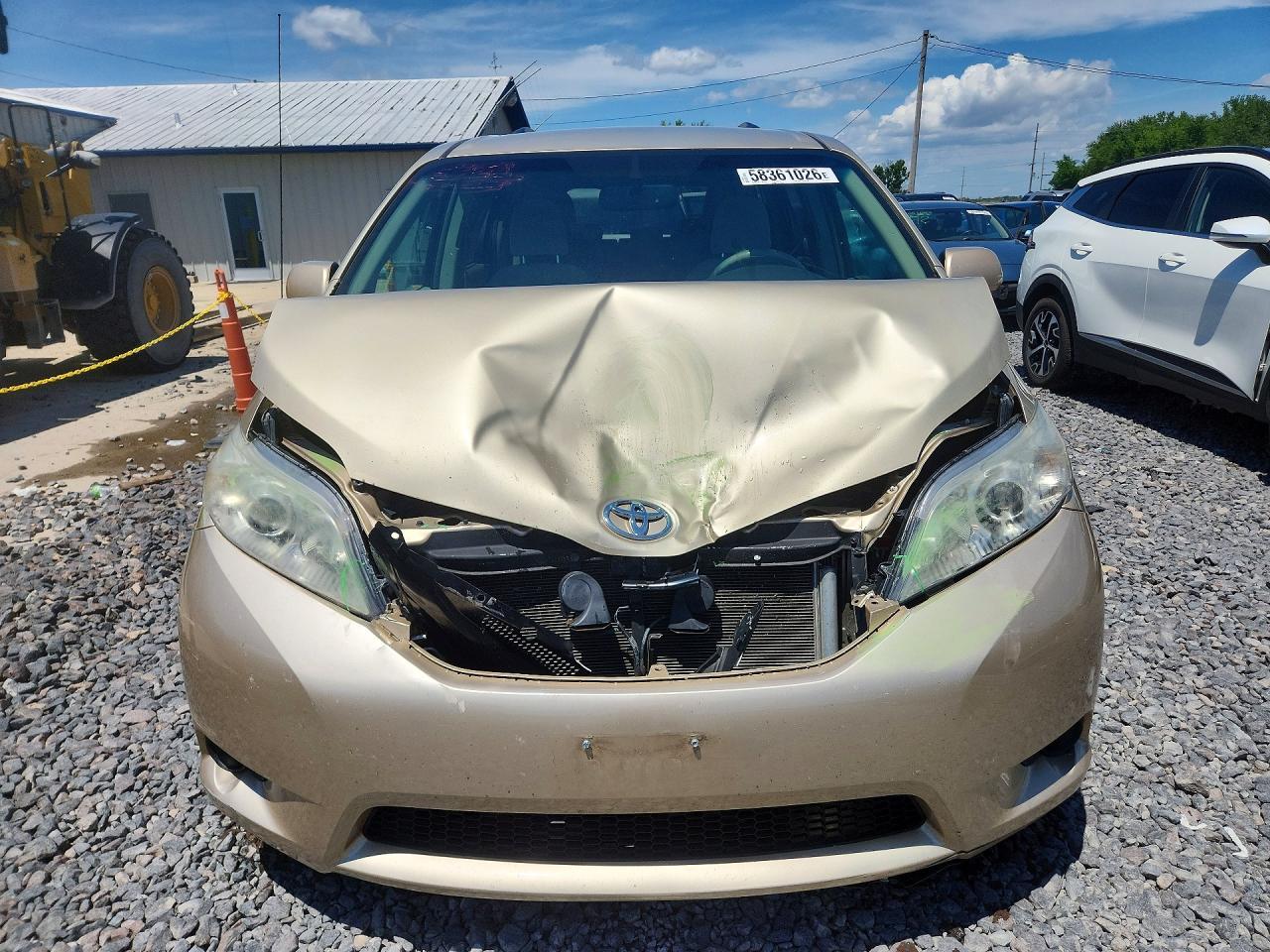 2013 TOYOTA SIENNA