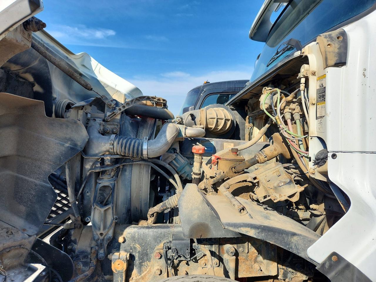 2009 VOLVO VHD