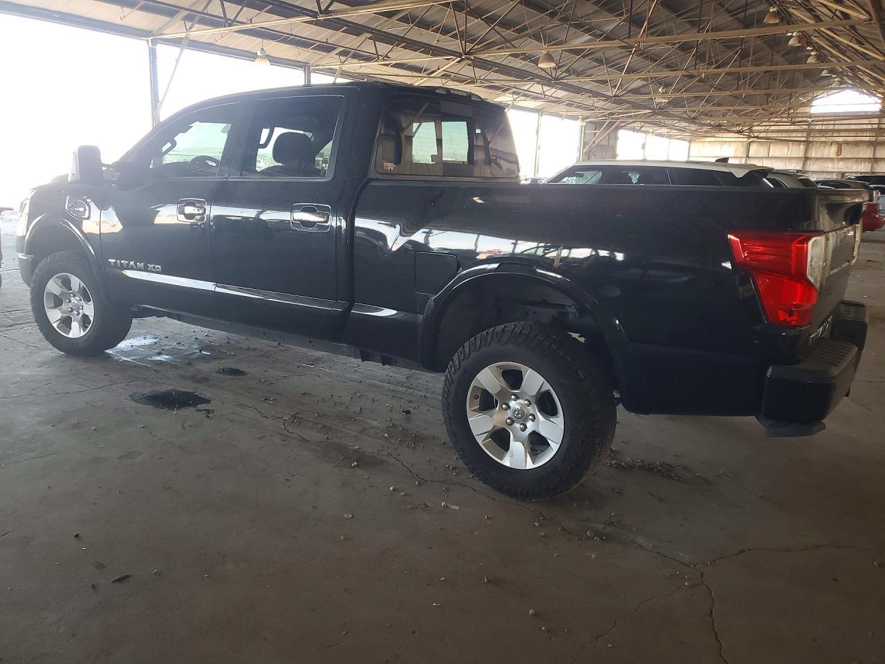 2017 NISSAN Titan