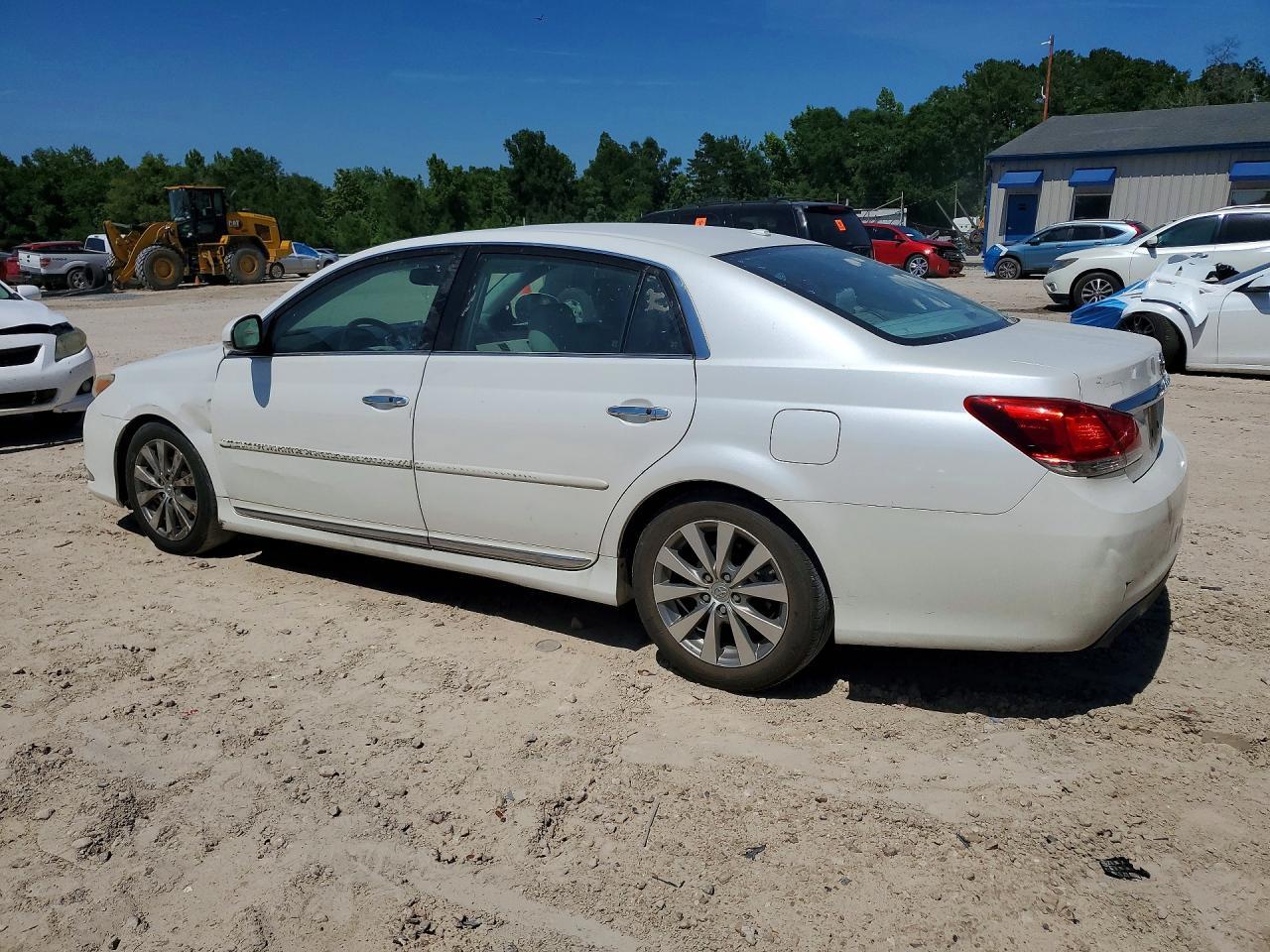2011 TOYOTA Avalon