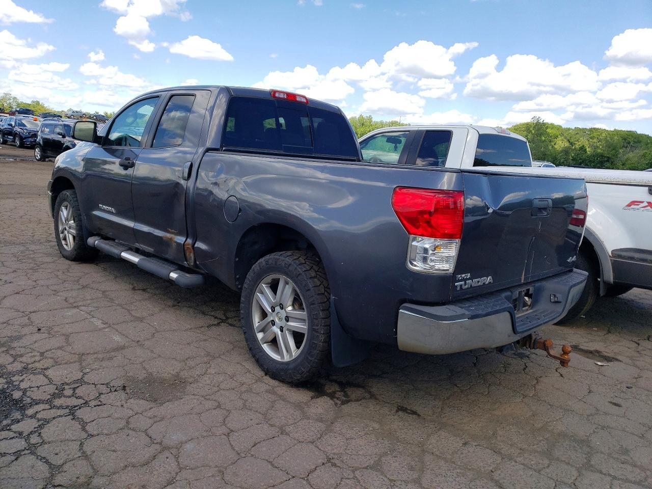 2011 TOYOTA TUNDRA