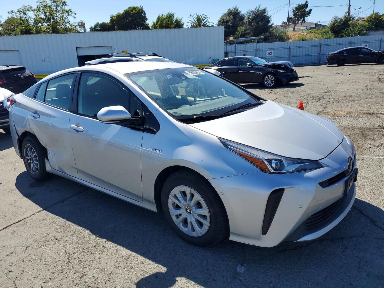 2019 TOYOTA PRIUS