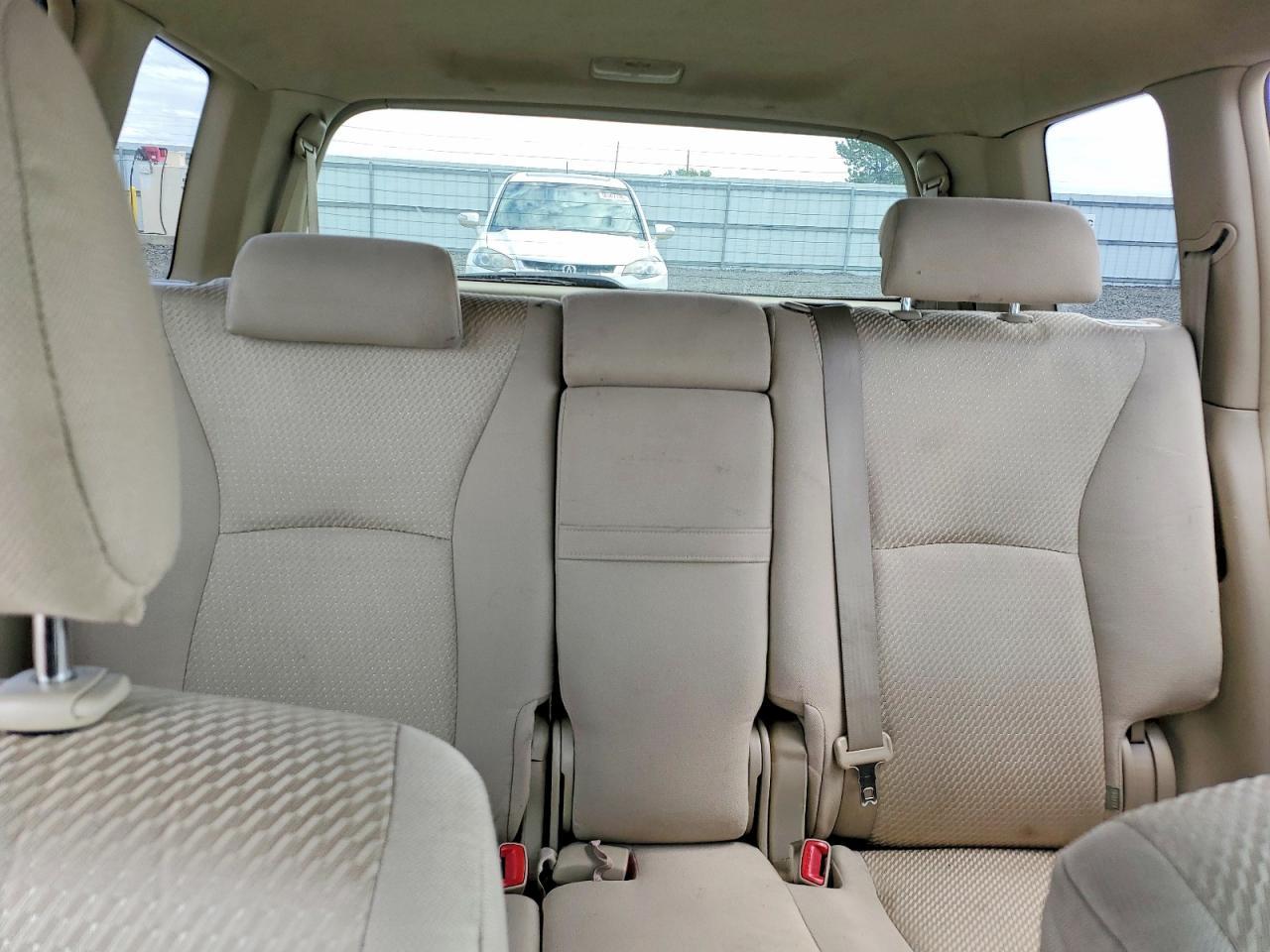 2004 TOYOTA HIGHLANDER