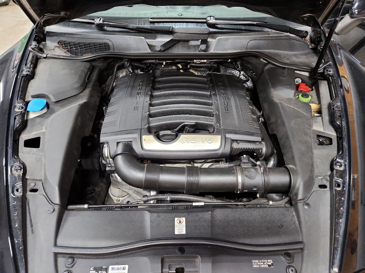 2014 PORSCHE CAYENNE
