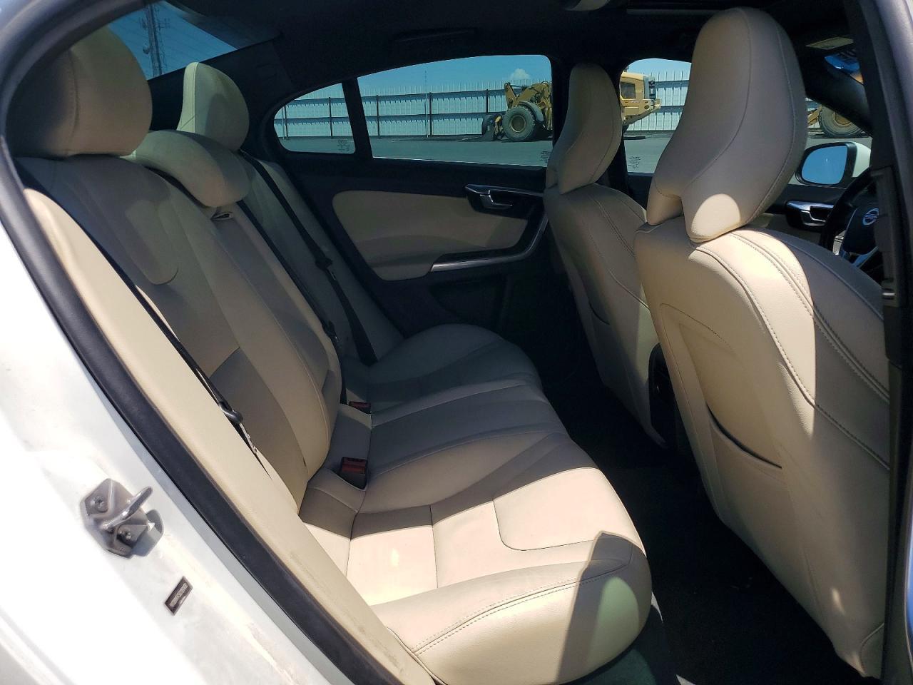2016 VOLVO S60