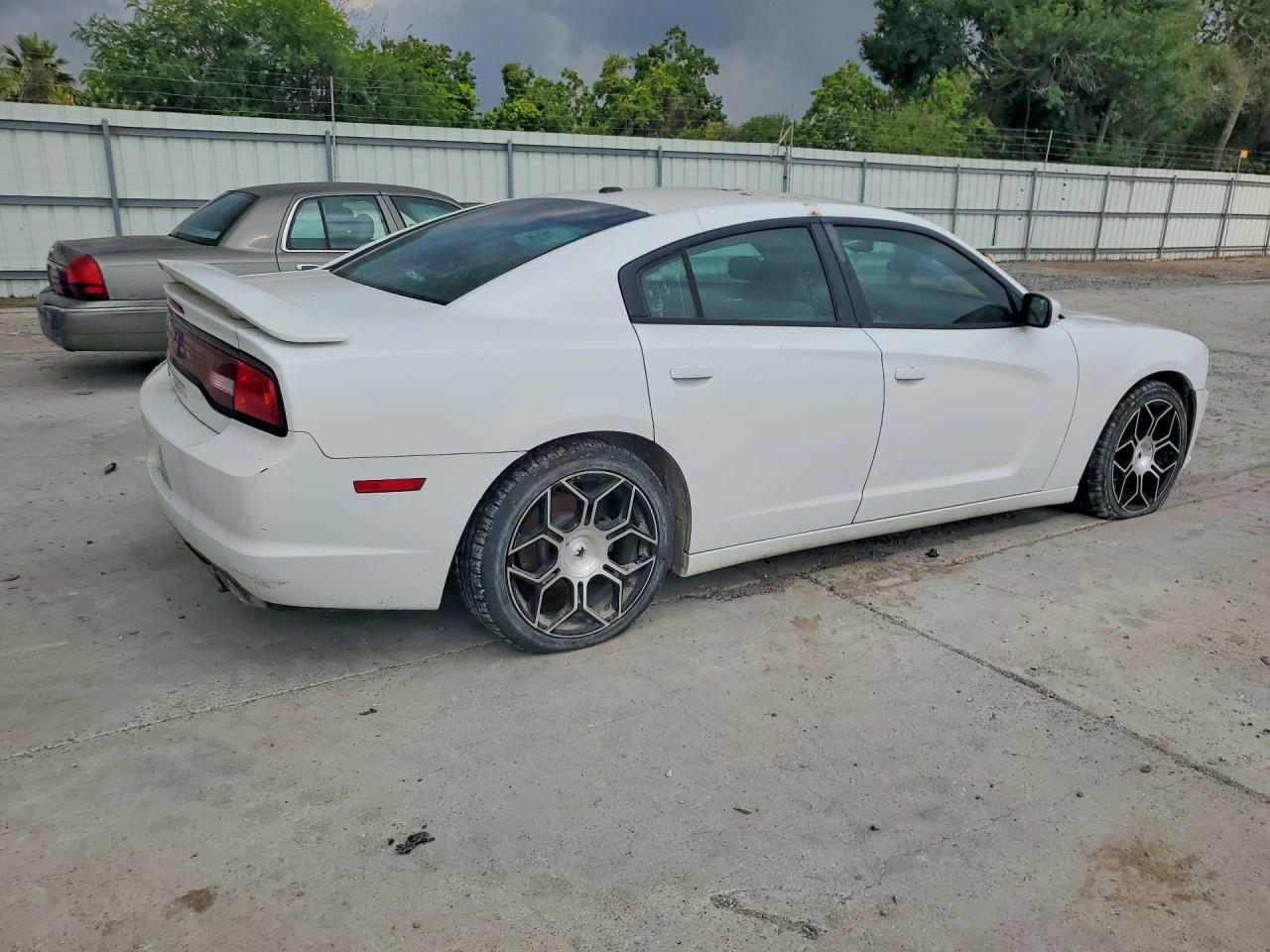 2013 DODGE CHARGER