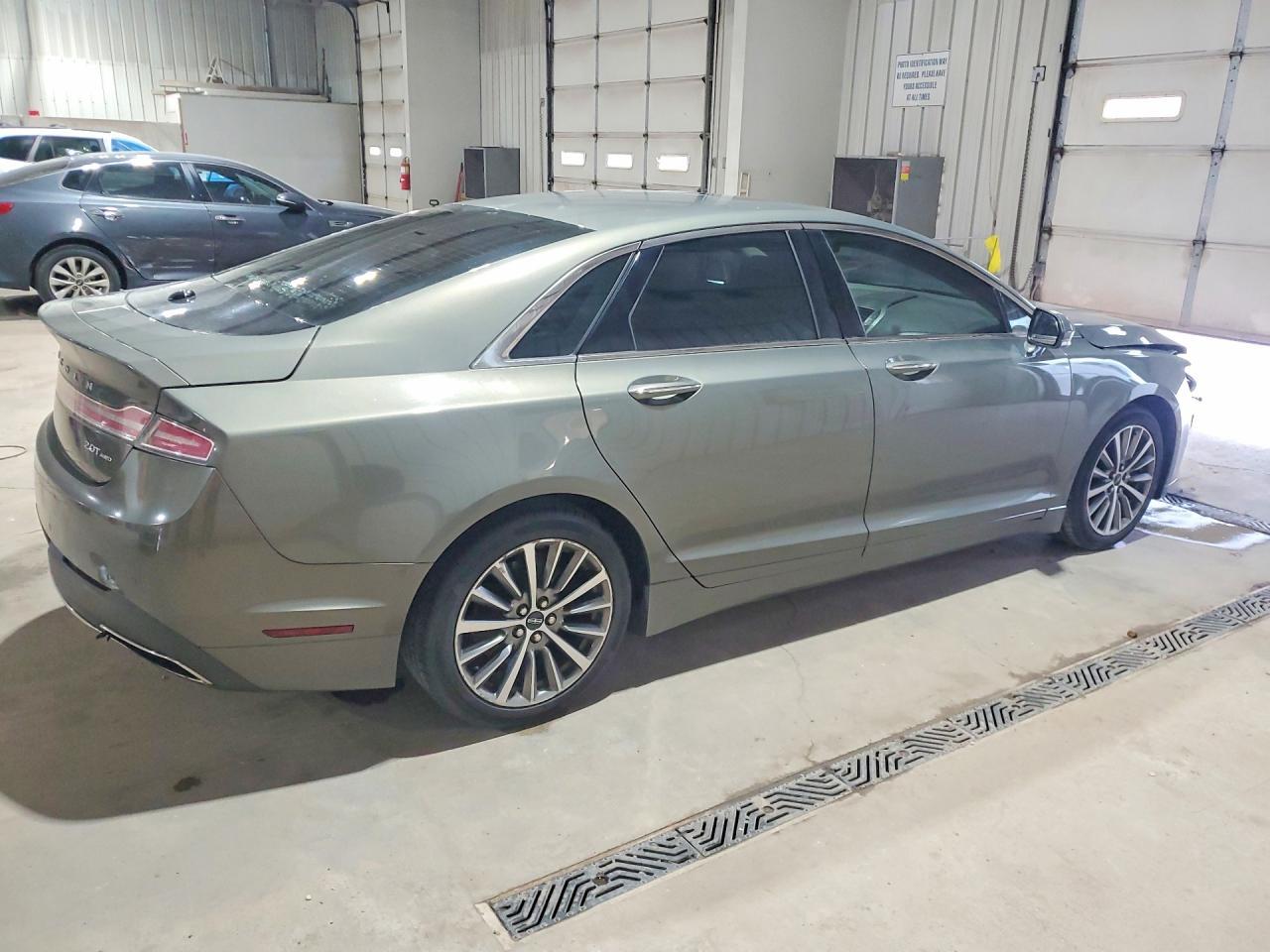 2017 LINCOLN MKZ